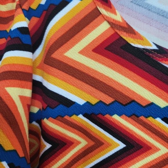 LuLaRoe NWT 3XL Amelia Dress - Shades of Orange Geometric - Dress has Pockets!! - Picture 4 of 8